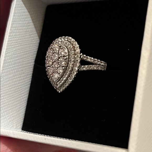 1 carat 10kt white gold engagement ring size 8 - Picture 7 of 12